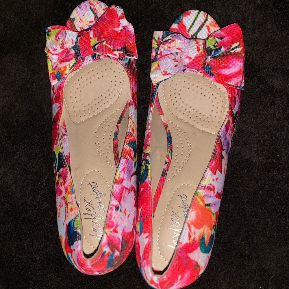 Floral print wedge heels